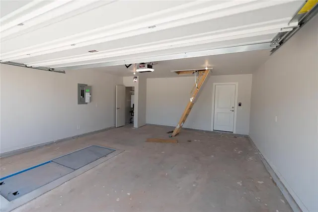 Photo 3 — 8416 Hazelwood Way, Edmond, OK 73034