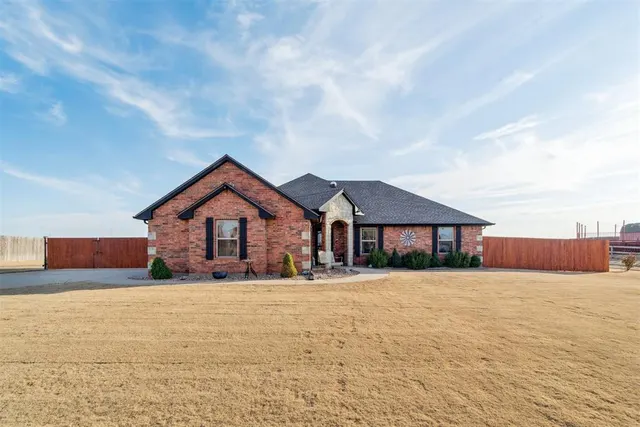Photo 2 — 8682 Hudson Lane, Piedmont, OK 73078