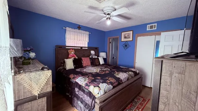 Photo 8 — 329 S 24th Street, Clinton, OK 73601