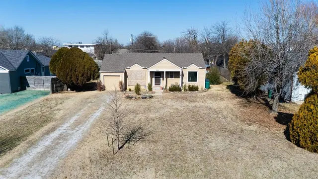 Front exterior — 2825 Somerset Place, Oklahoma City, OK 73116