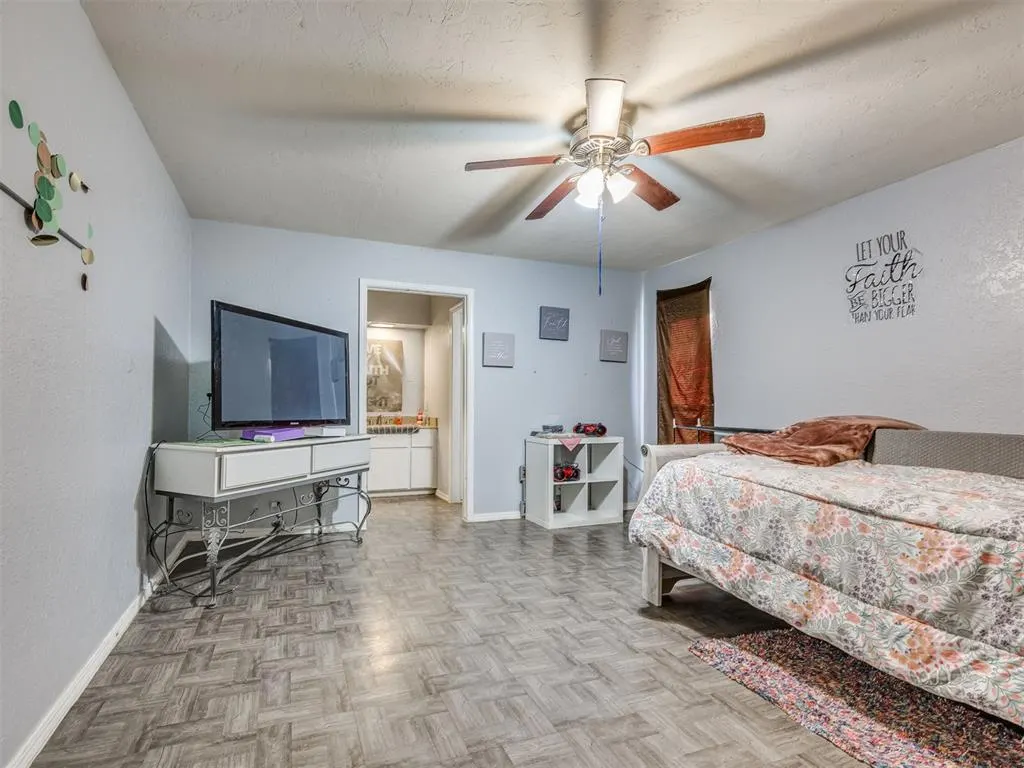 Photo 14 — 6624 Woodridge Avenue, Oklahoma City, OK 73132