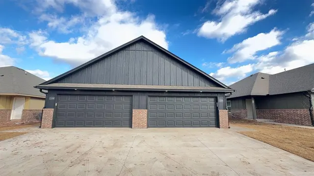 Photo 2 — 11506 University Drive, Oklahoma City, OK 73114