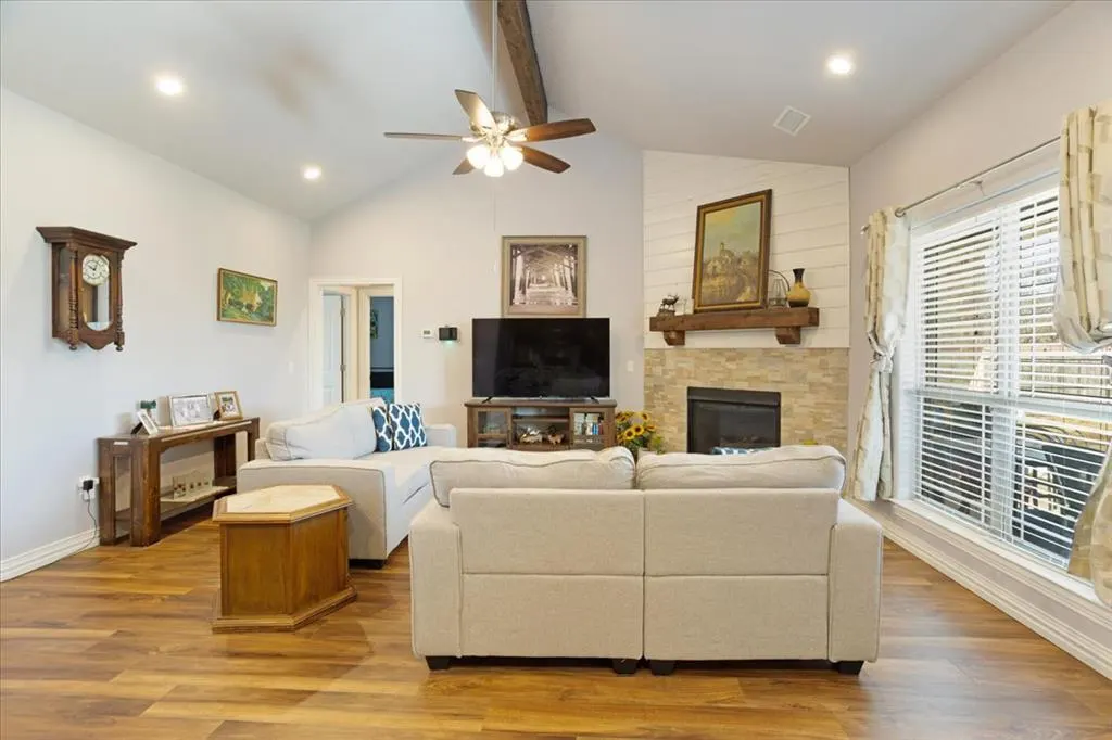Photo 7 — 597 Edgewood Circle, Durant, OK 74701