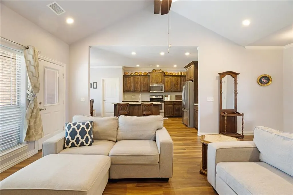 Photo 14 — 597 Edgewood Circle, Durant, OK 74701