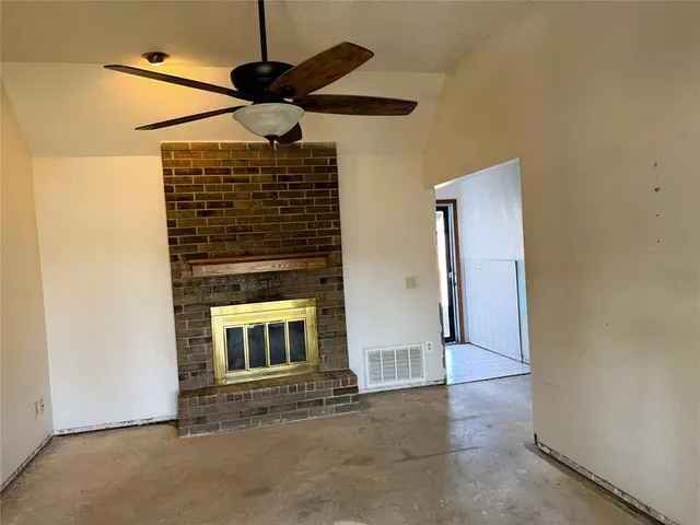 Photo 4 — 2007 Mary Avenue, Seminole, OK 74868