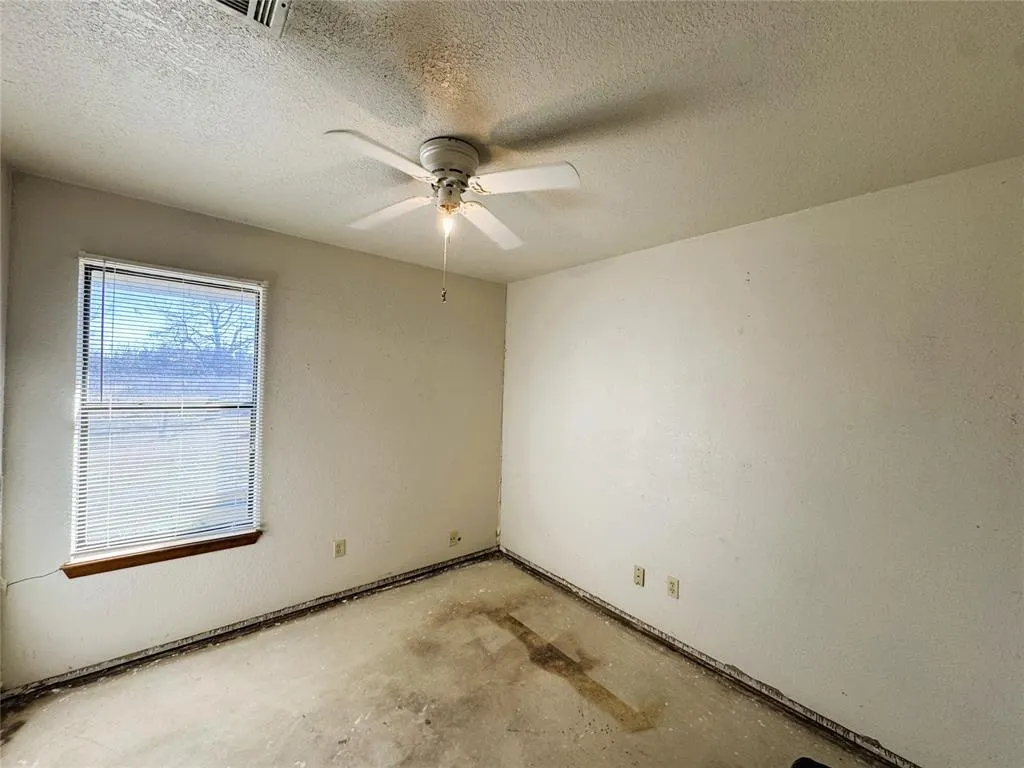Photo 11 — 2007 Mary Avenue, Seminole, OK 74868