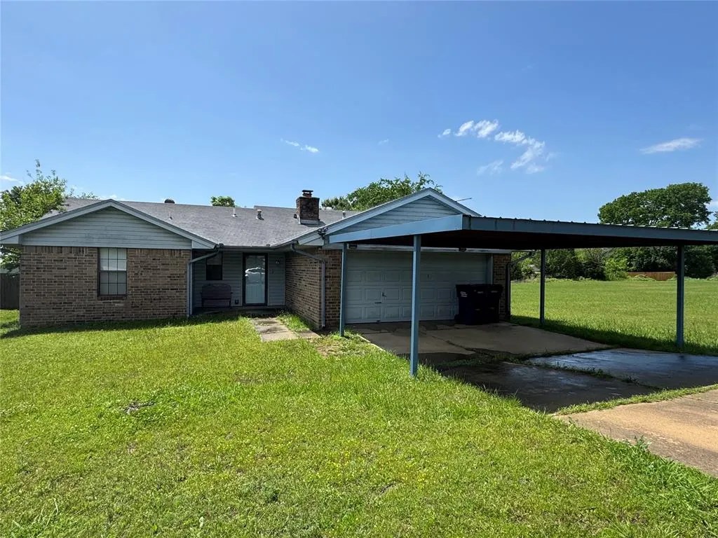 Front exterior — 2007 Mary Avenue, Seminole, OK 74868