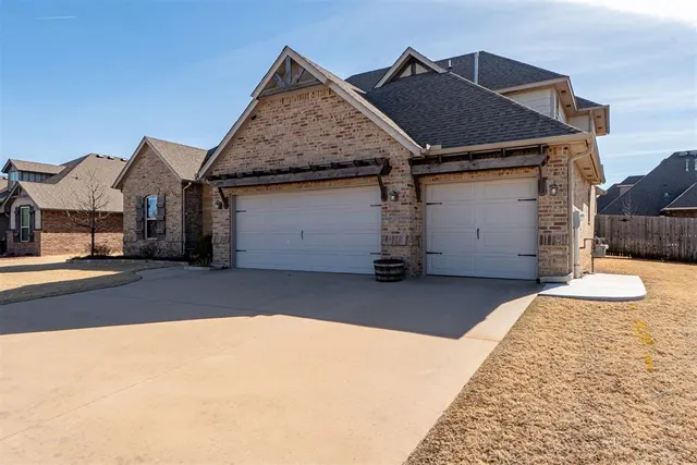 Photo 3 — 6140 Oxnard Street, Edmond, OK 73034