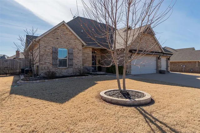 Front exterior — 6140 Oxnard Street, Edmond, OK 73034
