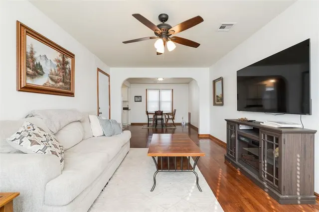Photo 2 — 7117 NW 45th Street, Bethany, OK 73008