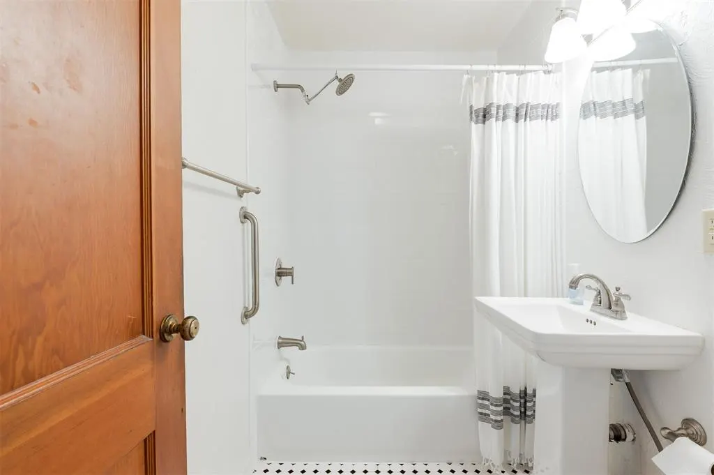 Photo 6 — 7117 NW 45th Street, Bethany, OK 73008