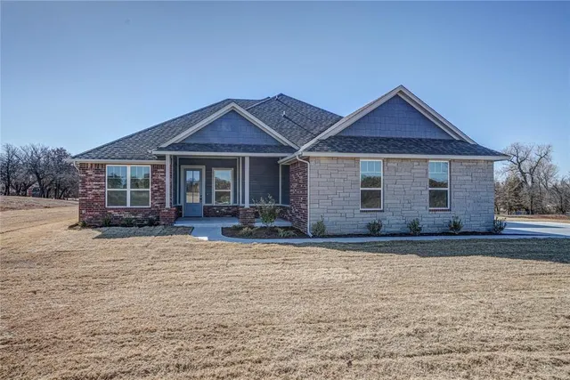 Front exterior — 140 Meadowlark Lane, Blanchard, OK 73010