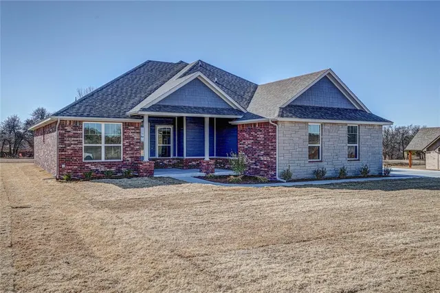 Photo 2 — 140 Meadowlark Lane, Blanchard, OK 73010