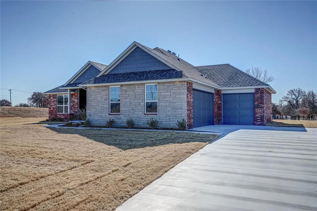 Photo 3 — 140 Meadowlark Lane, Blanchard, OK 73010