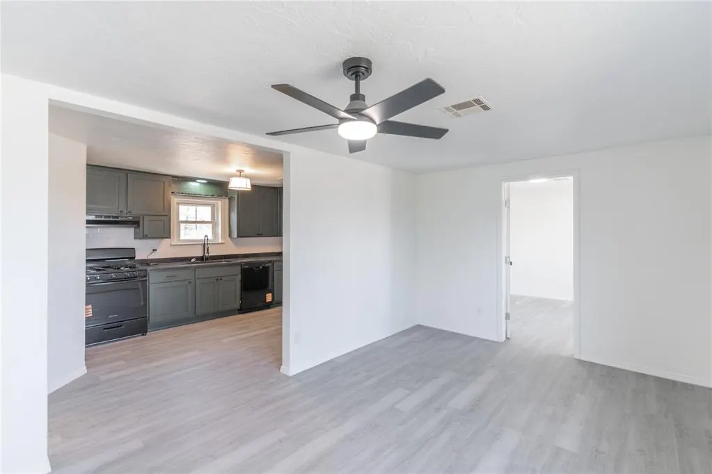 Photo 9 — 3105 Wright Avenue, Spencer, OK 73084