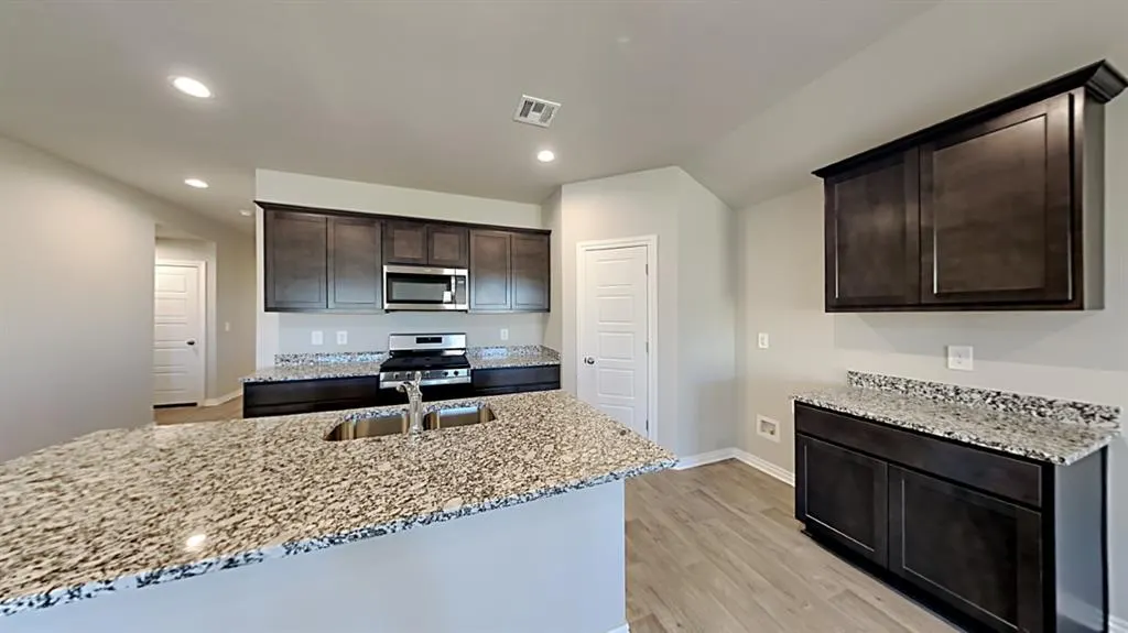 Photo 6 — 4200 Colt Drive, Mustang, OK 73064