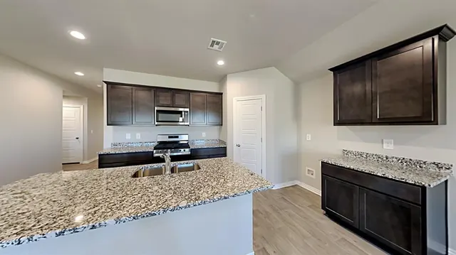 Photo 6 — 4200 Colt Drive, Mustang, OK 73064