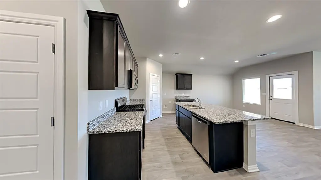 Photo 7 — 4200 Colt Drive, Mustang, OK 73064