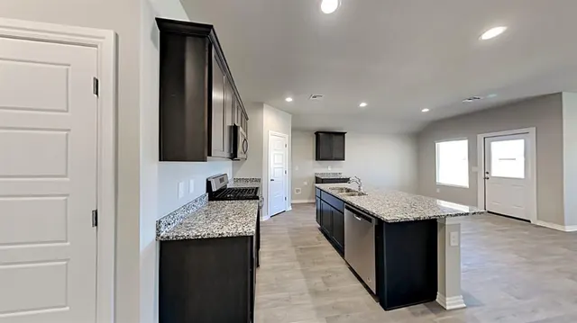 Photo 7 — 4200 Colt Drive, Mustang, OK 73064