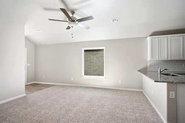 Photo 5 — 12728 Carrara Lane, Yukon, OK 73099