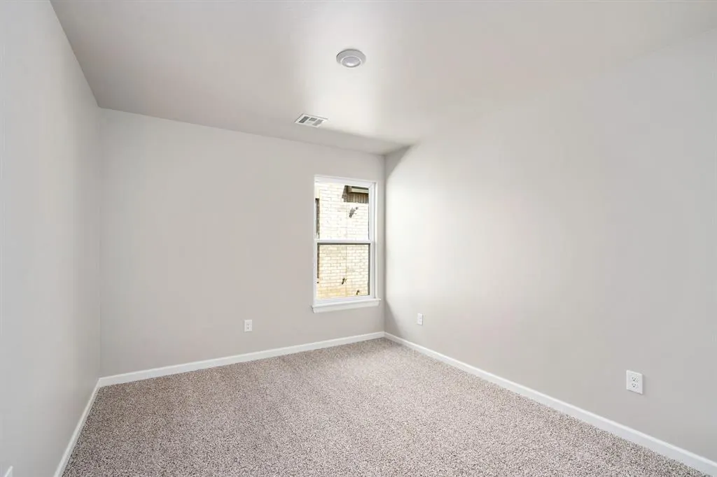 Photo 8 — 12728 Carrara Lane, Yukon, OK 73099