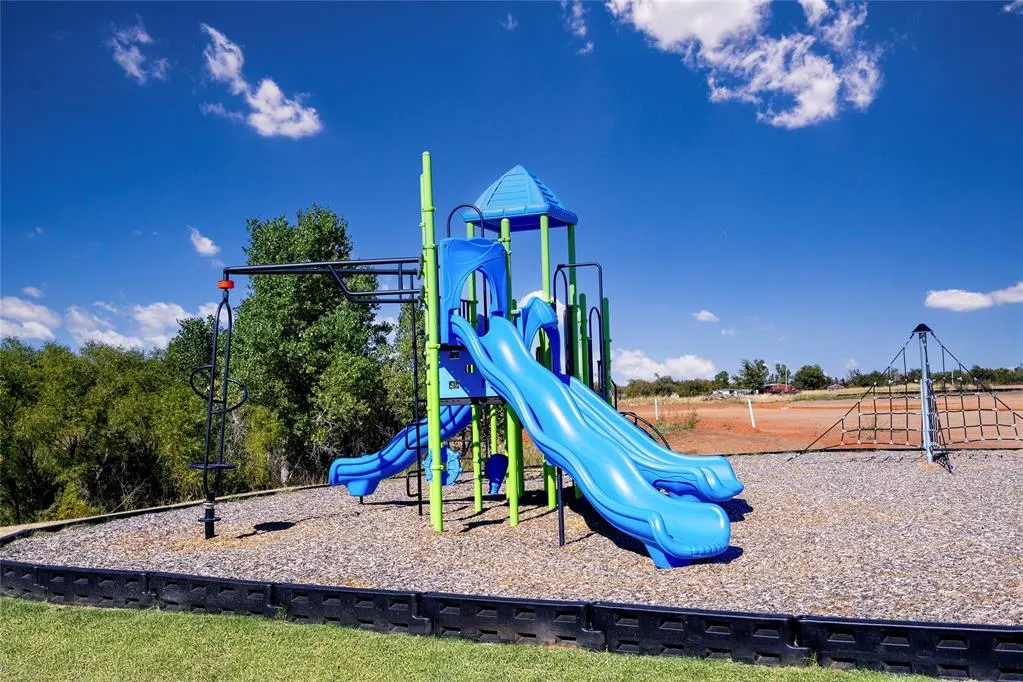 Photo 12 — 12728 Carrara Lane, Yukon, OK 73099