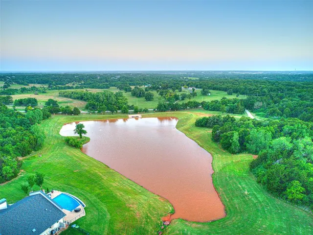 Photo 3 — 7000 Split Fence Lane, Edmond, OK 73034