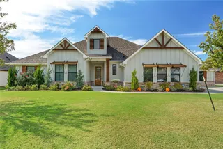 Sold home at 12825 Parkside Drive