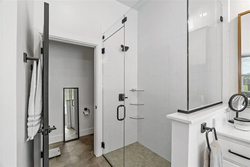 Photo 10 — 12825 Parkside Drive, Oklahoma City, OK 73173