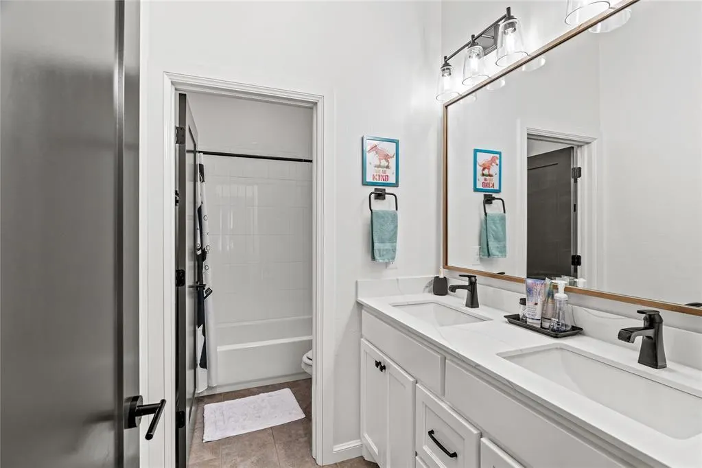 Photo 18 — 12825 Parkside Drive, Oklahoma City, OK 73173