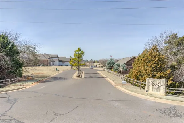 Photo 3 — 13675 Creek View Drive, Edmond, OK 73025