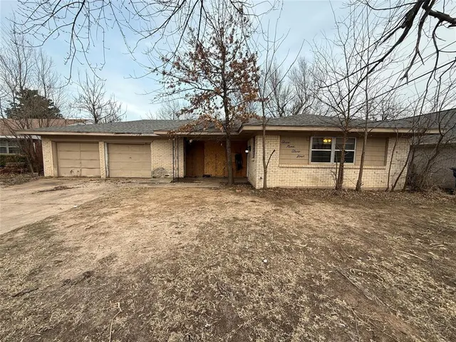 Photo 2 — 5924 N College Street, Warr Acres, OK 73122