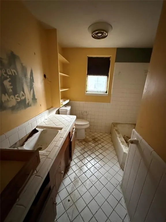 Photo 12 — 5924 N College Street, Warr Acres, OK 73122