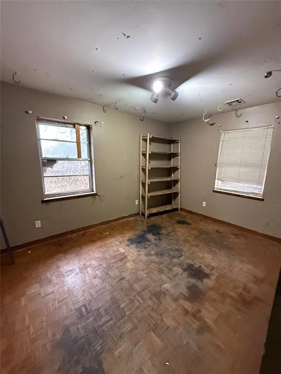 Photo 13 — 5924 N College Street, Warr Acres, OK 73122