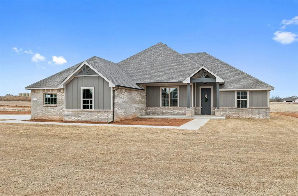 Front exterior — 1922 Valley Ranch Road, Blanchard, OK 73010