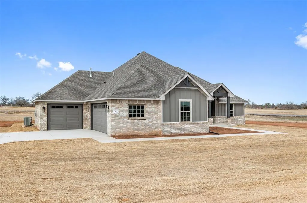 Photo 5 — 1922 Valley Ranch Road, Blanchard, OK 73010