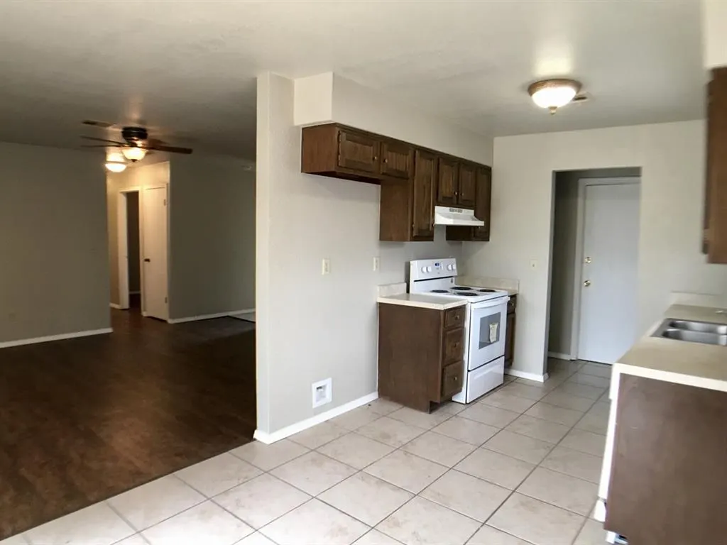 Photo 10 — 1013 Mercury Circle, Edmond, OK 73003