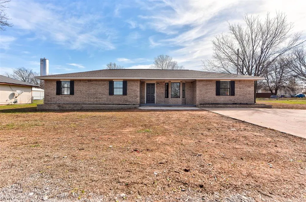 Front exterior — 604 N Missouri Street, Elmore City, OK 73433
