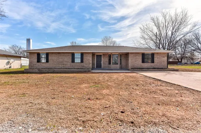 Front exterior — 604 N Missouri Street, Elmore City, OK 73433