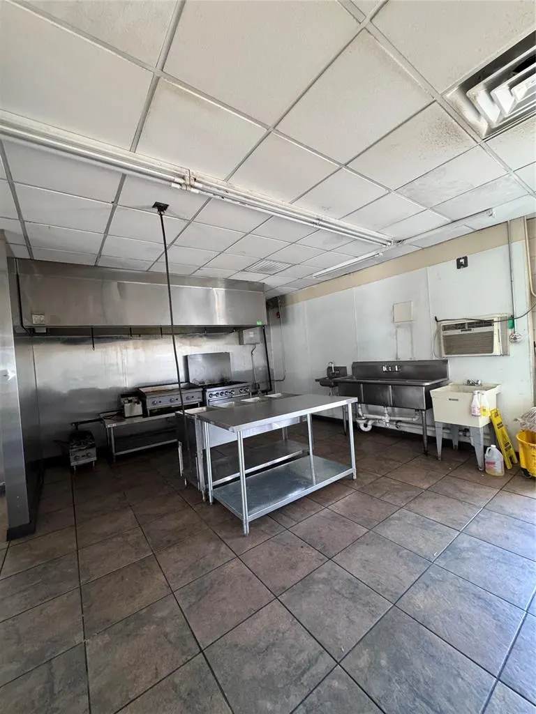 Photo 23 — 3700 S Portland Avenue, Oklahoma City, OK 73119