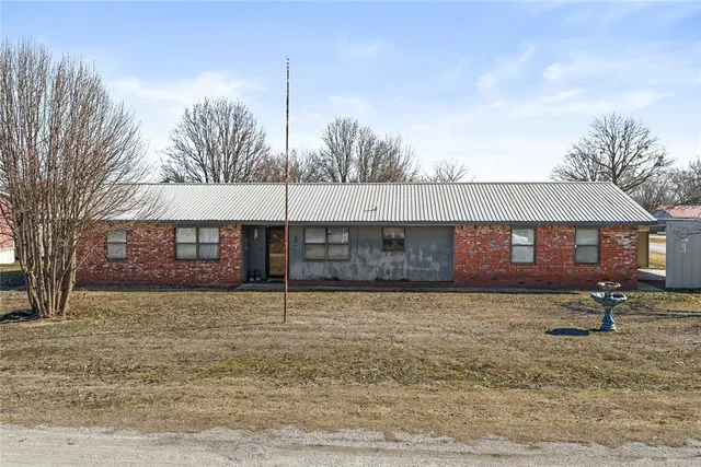 Front exterior — 110 Christi Street, Paoli, OK 73074