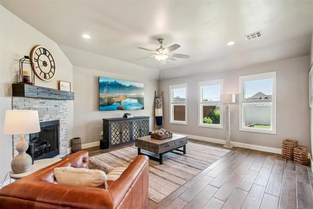 Photo 6 — 9108 NW 117th Street, Yukon, OK 73099