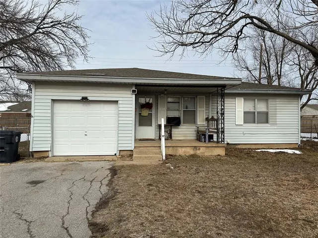 Photo 2 — 7009 NW 58th Street, Bethany, OK 73008