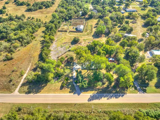 Photo 2 — 12724 S Coltrane Road, Edmond, OK 73034