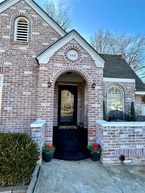Photo 8 — 508 S 5th Street, Clinton, OK 73601