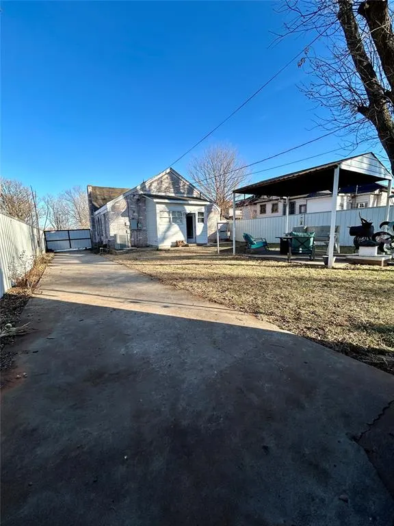 Photo 24 — 508 S 5th Street, Clinton, OK 73601