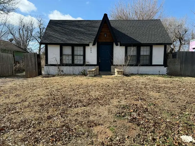 Front exterior — 209 N Tuttle Street, Oklahoma City, OK 73107