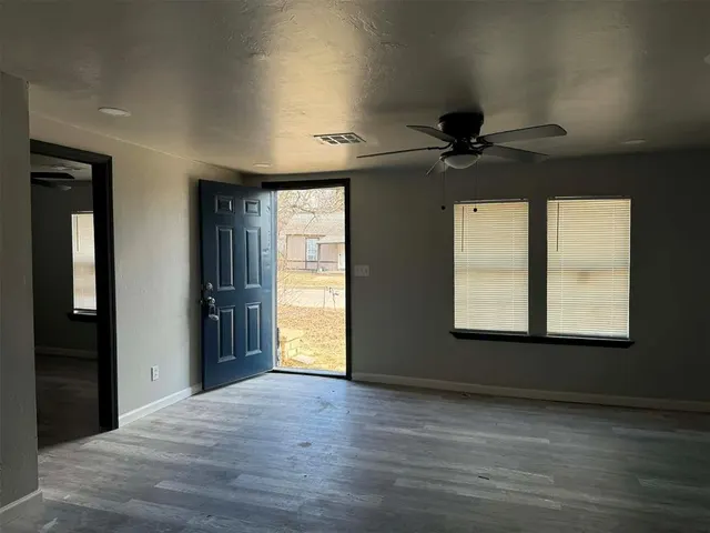 Photo 3 — 209 N Tuttle Street, Oklahoma City, OK 73107