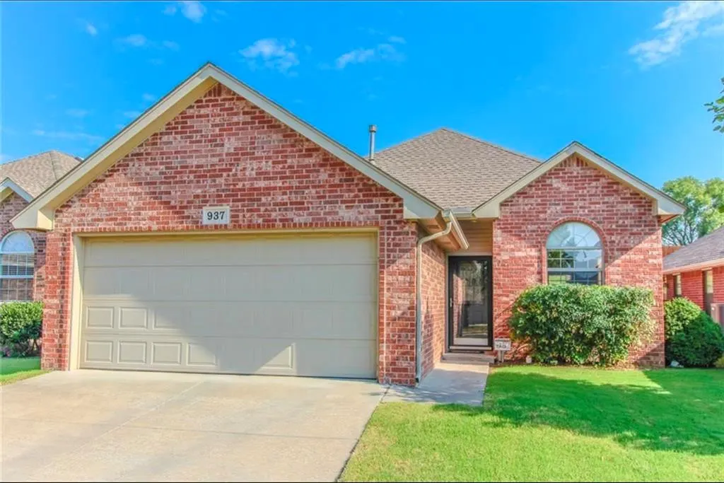 Front exterior — 937 Heather Glen Terrace, Norman, OK 73072