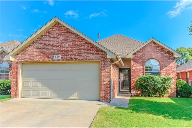 Front exterior — 937 Heather Glen Terrace, Norman, OK 73072